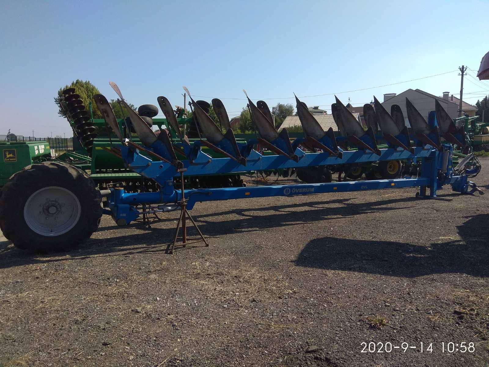 Плуг 8 корпусной  оборотный Overum (ÖVERUM) DVL 81080