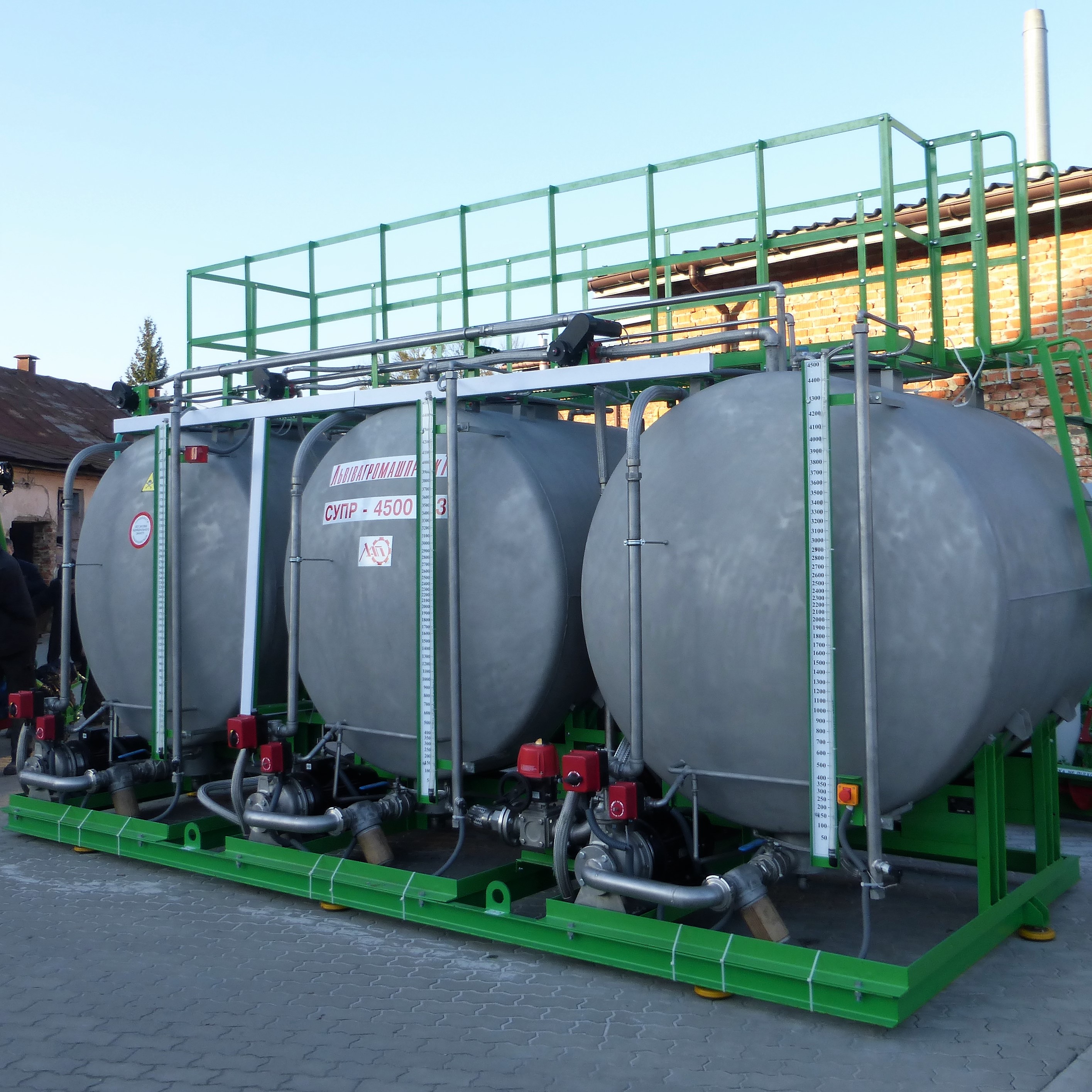 Продаж,стаціонарна установка приготування робочих розчинів СУПР-4500х3