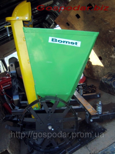 Картоплесаджалка дворядна на 4 мішки картоплі або 200 л