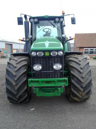 Трактор John Deere 8530