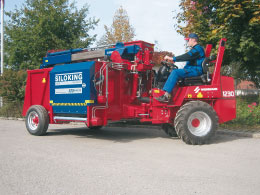 Самохід-кормороздавальник