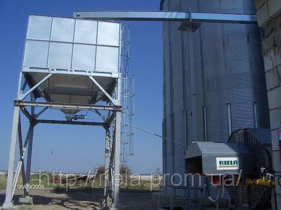 Бункер з розвантажувальною воронкою