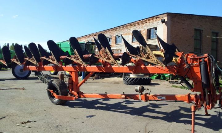 Плуг оборотний KUHN