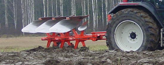 Плуг Master 102 NSH 3-корпусний