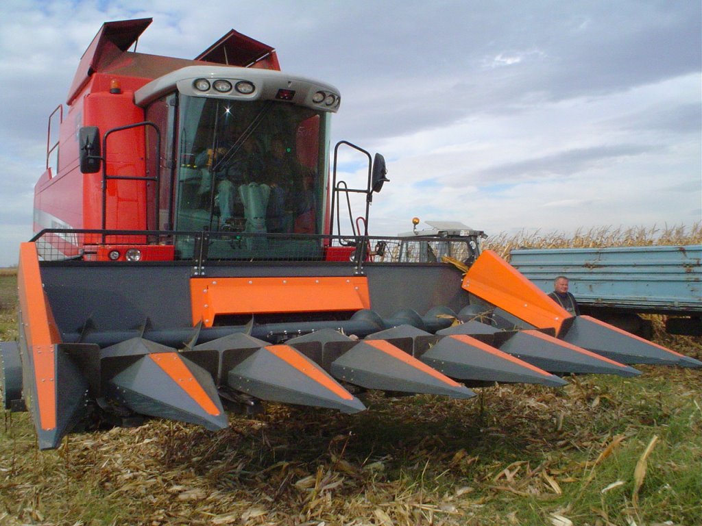  Комбайни зернозбиральні JOHN DEERE, Claas, Case 