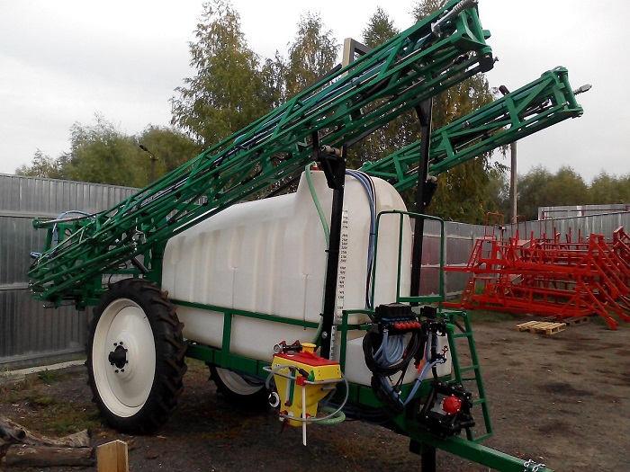 Обприскувач причіпний польовий ОШШ-3000/24