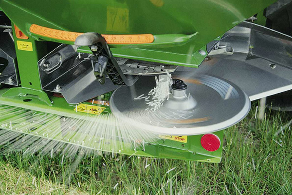 Розкидач мін. добрив 200 л., 300, 500 л., 1000 л.