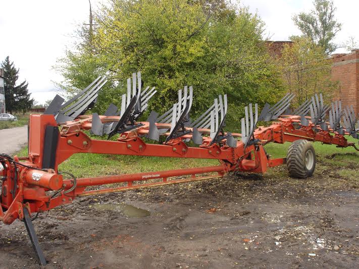 Плуги оборотні з Європи