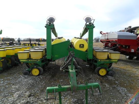 JOHN DEERE - 7200 16 Р, ТЕРМІНОВО! В НАЯВНОСТІ, просапної сівалки, ВАКУУМ, ІЗ США