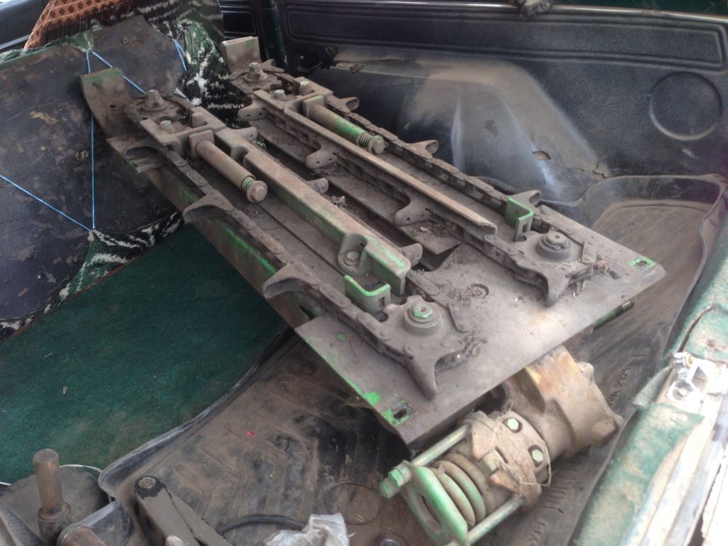 Жниварка для кукурудзи JOHN DEERE 892 - на запчастини, редуктора по запчастинах