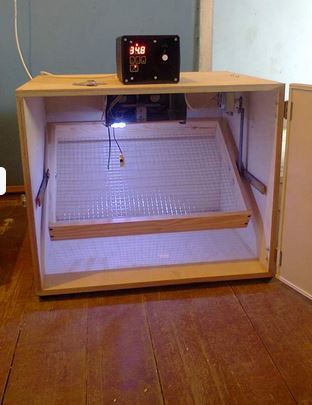 Інкубатор побутовий на 100 яєць автоматичний