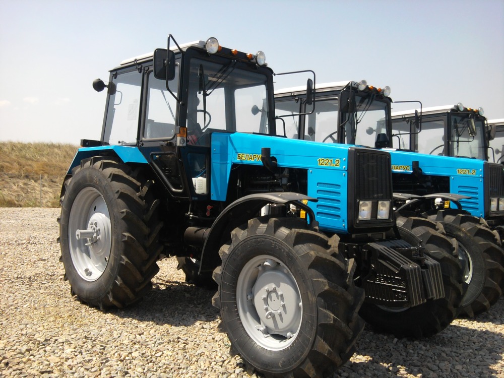 Новий колісний трактор МТЗ-1221 2015 р.в.