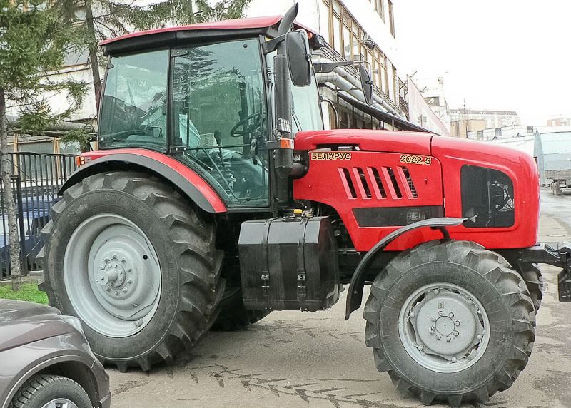 Новий колісний трактор МТЗ 2022.3