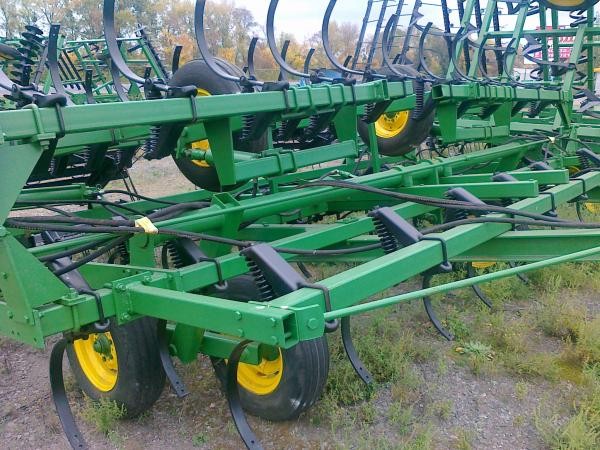 Культиватор John Deere