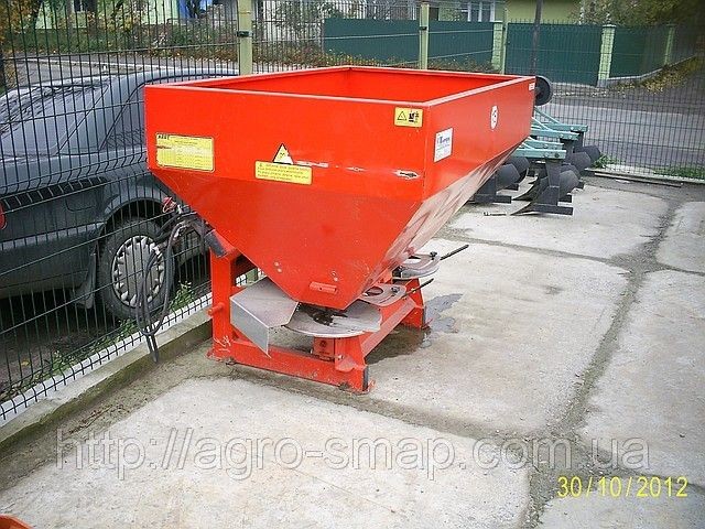 Розкидач мінеральних добрив на 1000