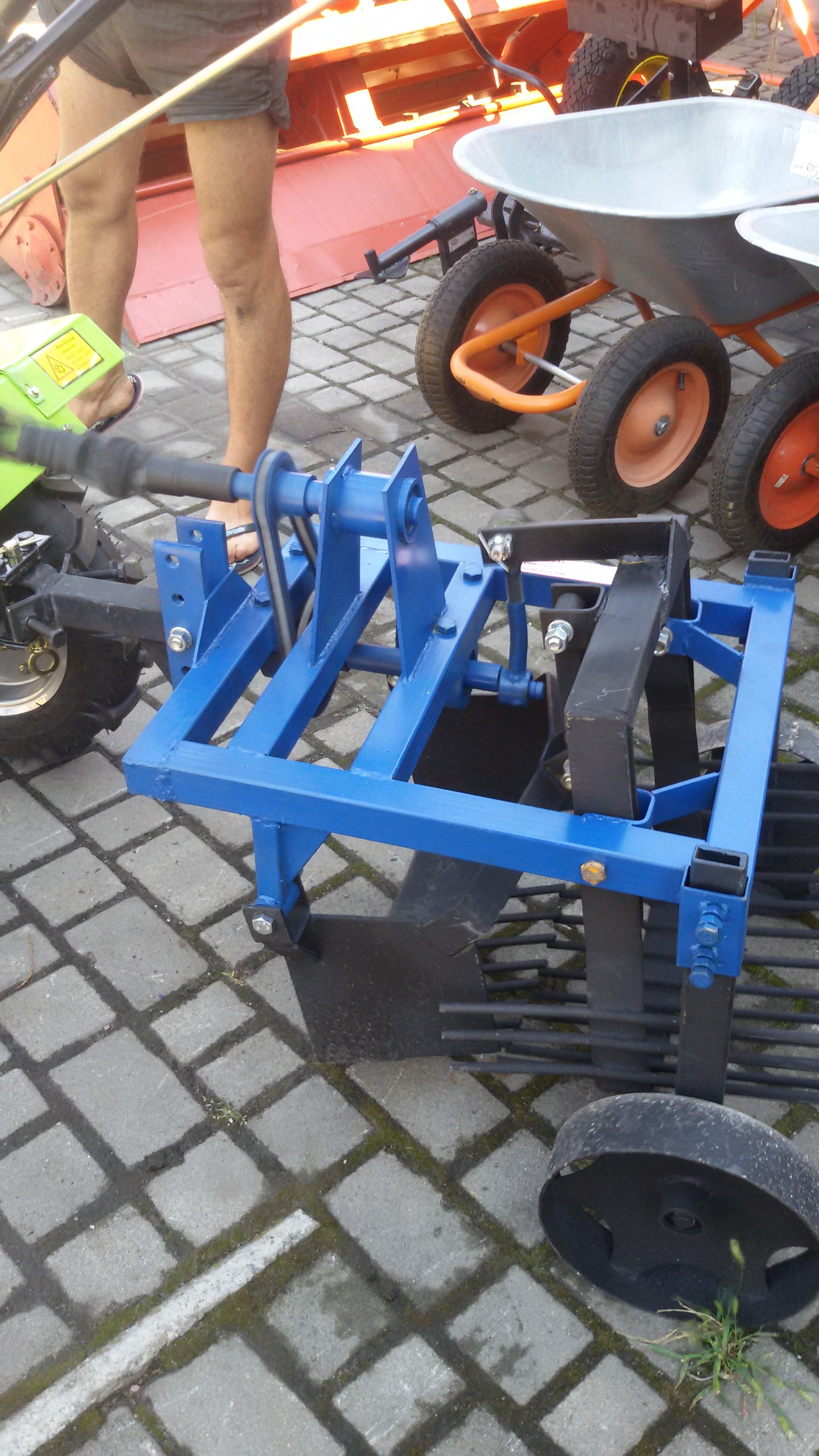 Вібраційна (грохотна) картоплекопач з приводом під кардан ККМ-1К