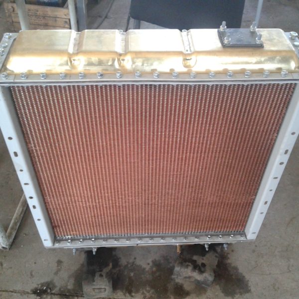 Радіатор водяний CASE 7240